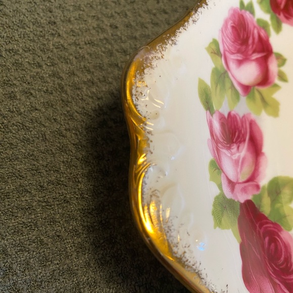 Old English Roses cake plate by Royal Albert 10” - Picture 6 of 7